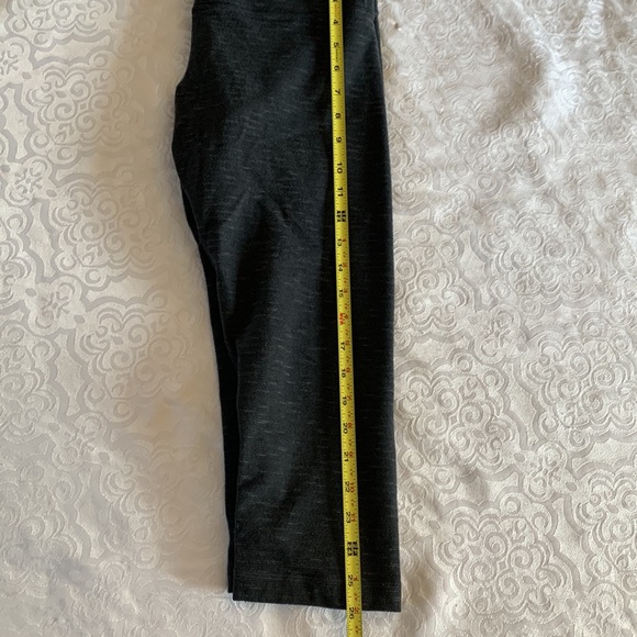 Lululemon Capri leggings - Picture 13 of 16